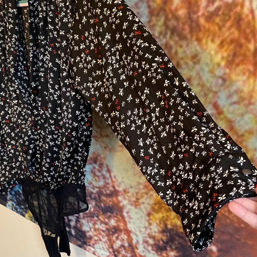NWOT Free People Black/white/red silky feel deep V Bodysuit with butterflies - Picture 4 of 9